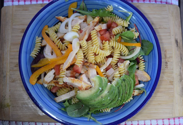 Fresh, balanced meal prepared as part of a nutrition coaching plan